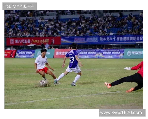 足球明星与心爱宠物共度时光 温馨瞬间展现球场外的温柔一面