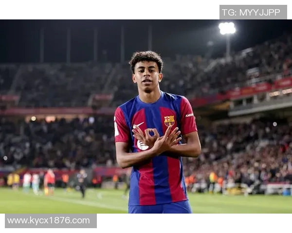 巴塞罗那球星绿茵风采尽显球队荣耀瞬间